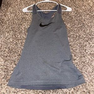 NIKE S WORKOUT TOP, LIGHT GREY!